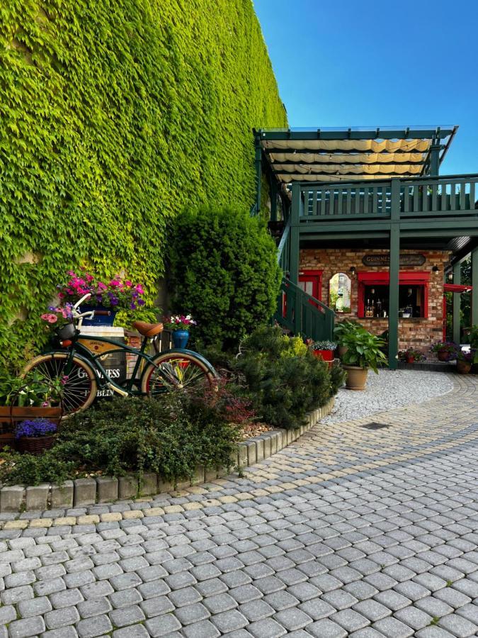 Shoemaker Irish Pub & Accommodation Kielce Dış mekan fotoğraf