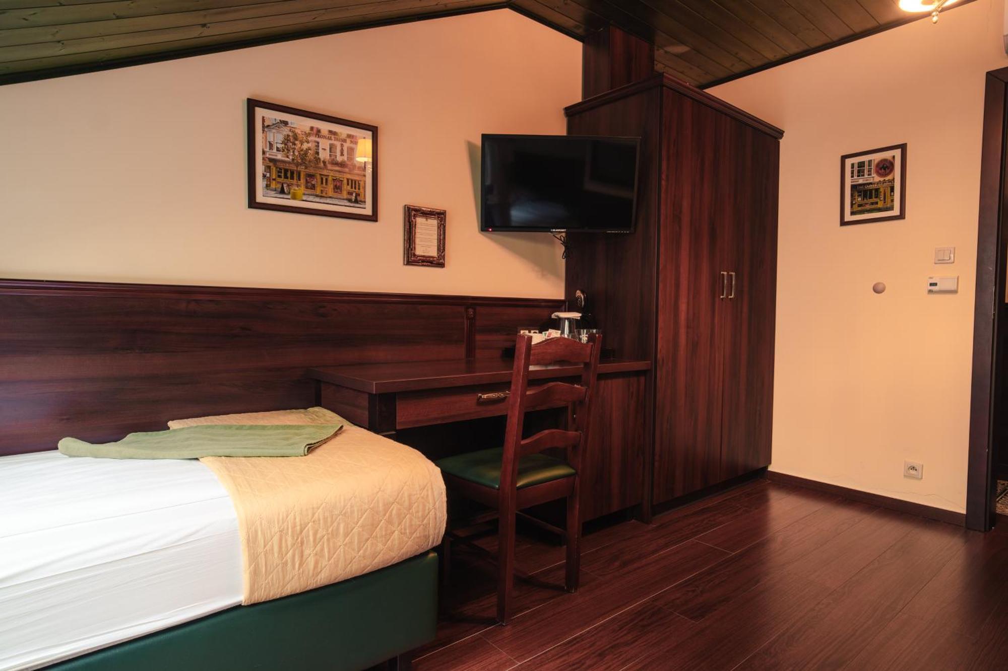 Shoemaker Irish Pub & Accommodation Kielce Dış mekan fotoğraf