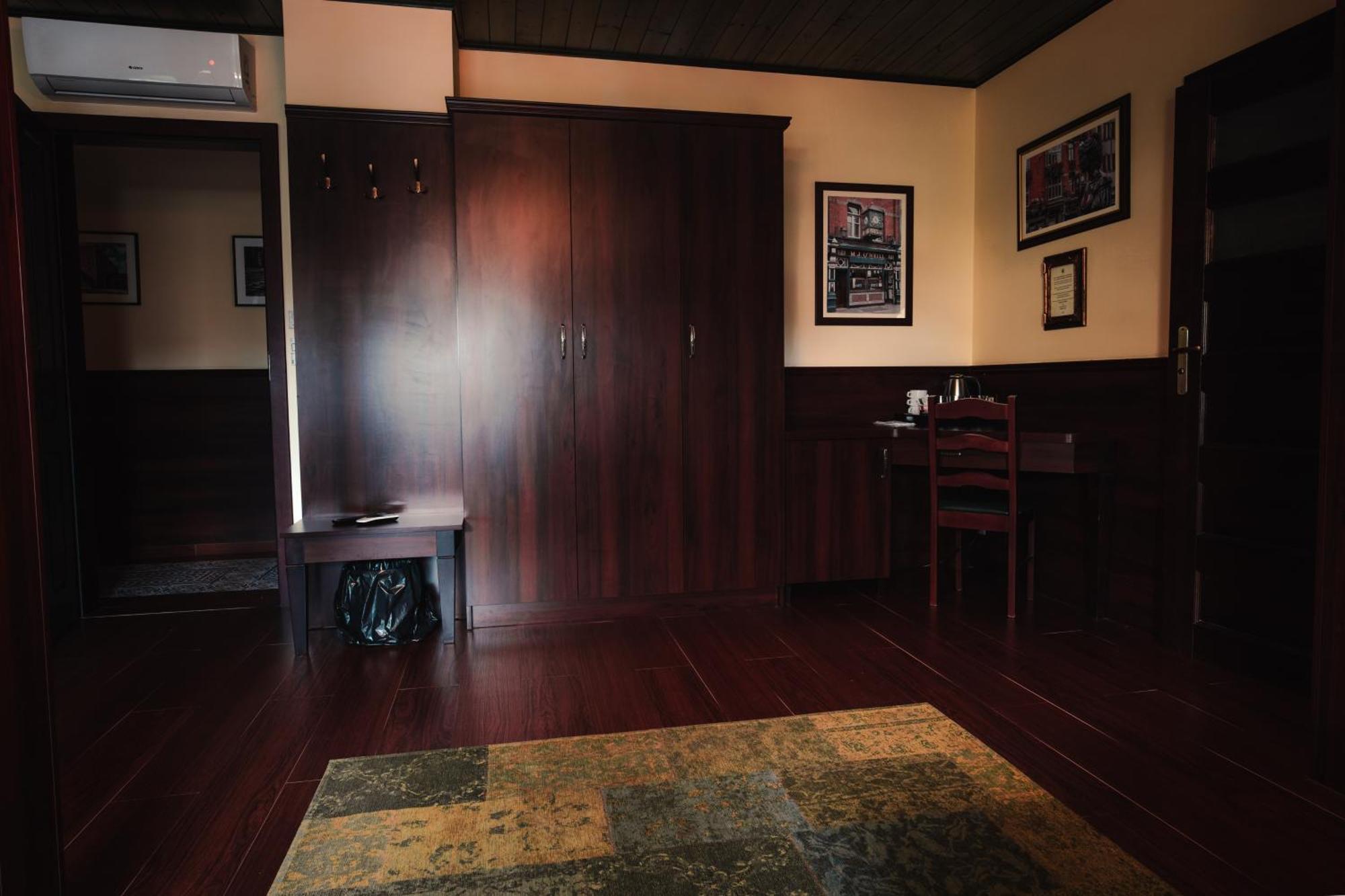 Shoemaker Irish Pub & Accommodation Kielce Dış mekan fotoğraf
