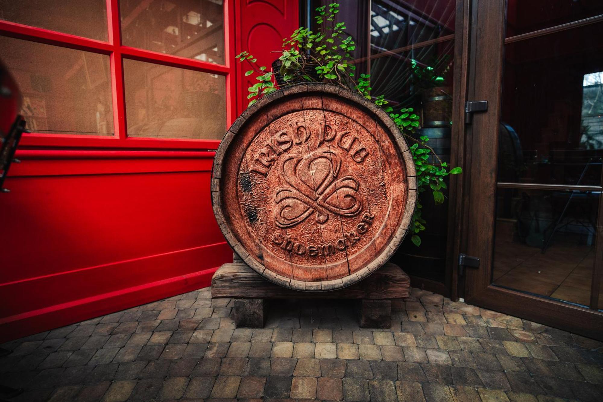 Shoemaker Irish Pub & Accommodation Kielce Dış mekan fotoğraf